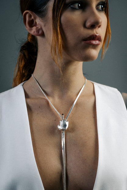 MIDDLE FINGER NECKLACE - SILVER